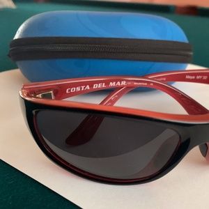 Woman's Costa Del Mar Polarized Black/Terra